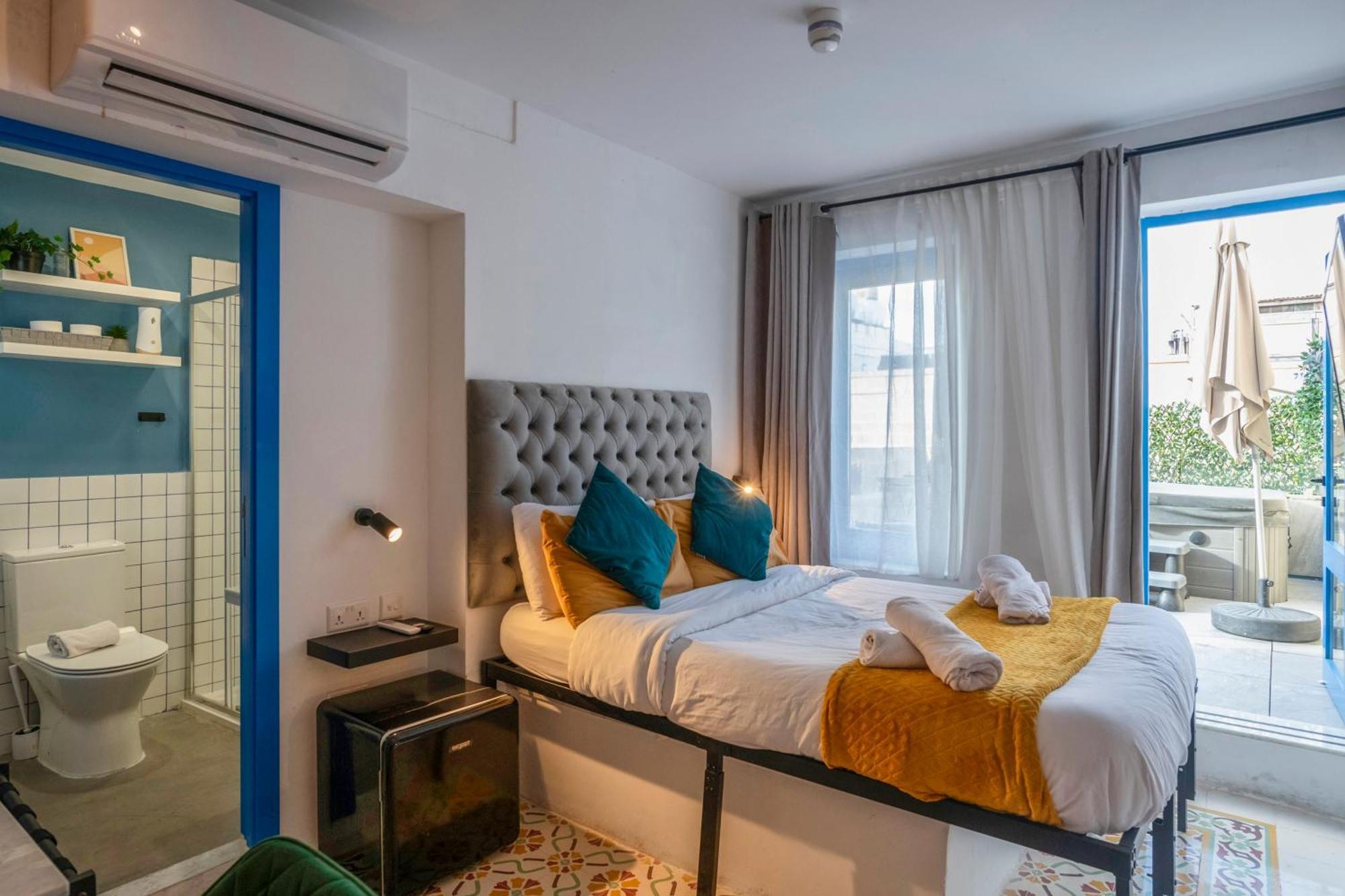 Mandera'S Boutique Suites & Dorms Валетта Экстерьер фото