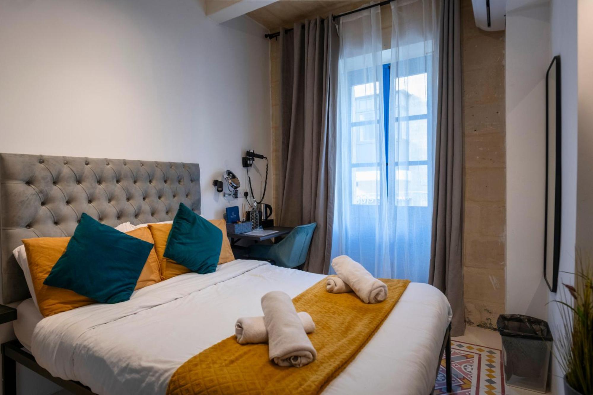 Mandera'S Boutique Suites & Dorms Валетта Экстерьер фото