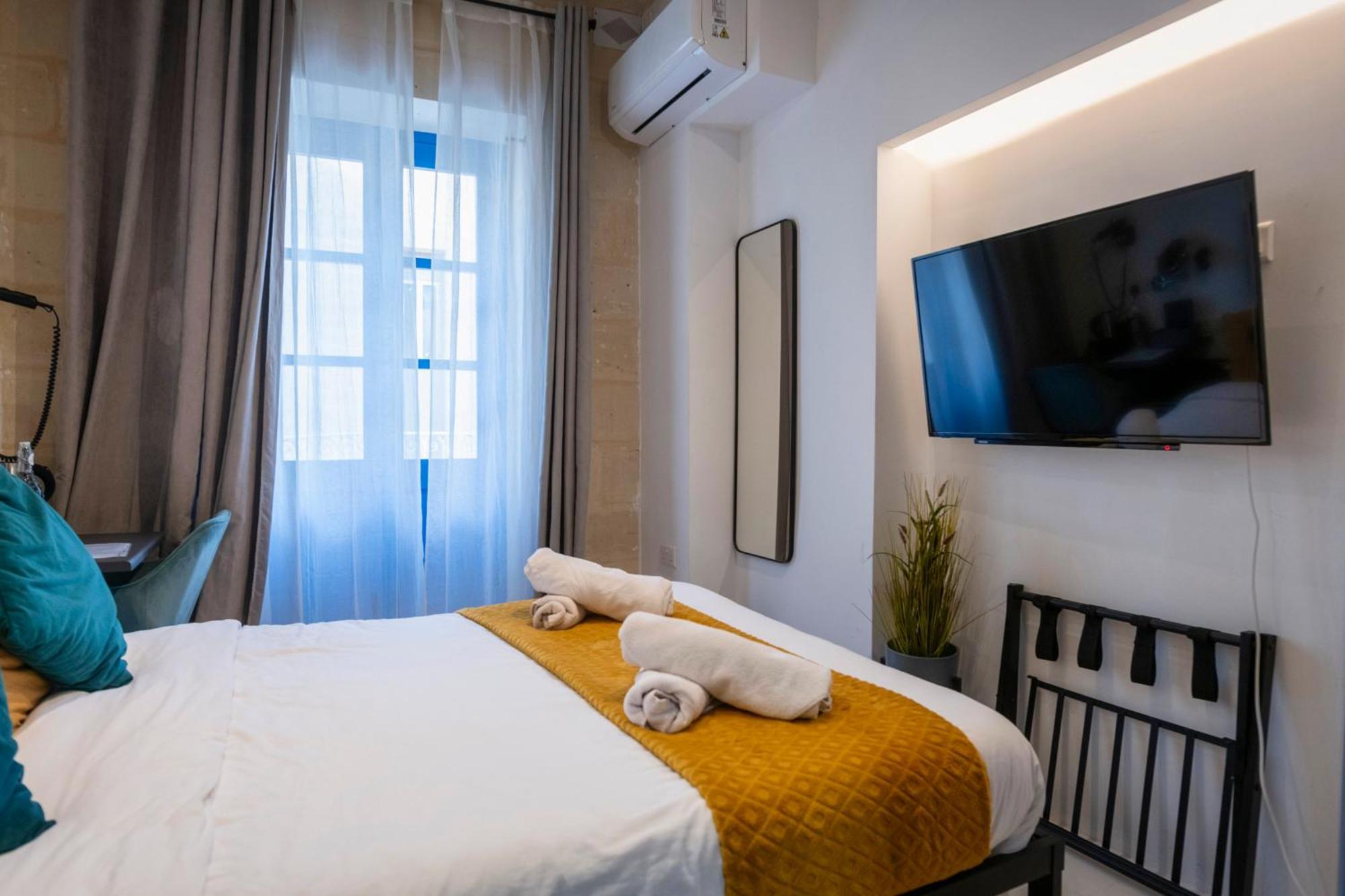 Mandera'S Boutique Suites & Dorms Валетта Экстерьер фото