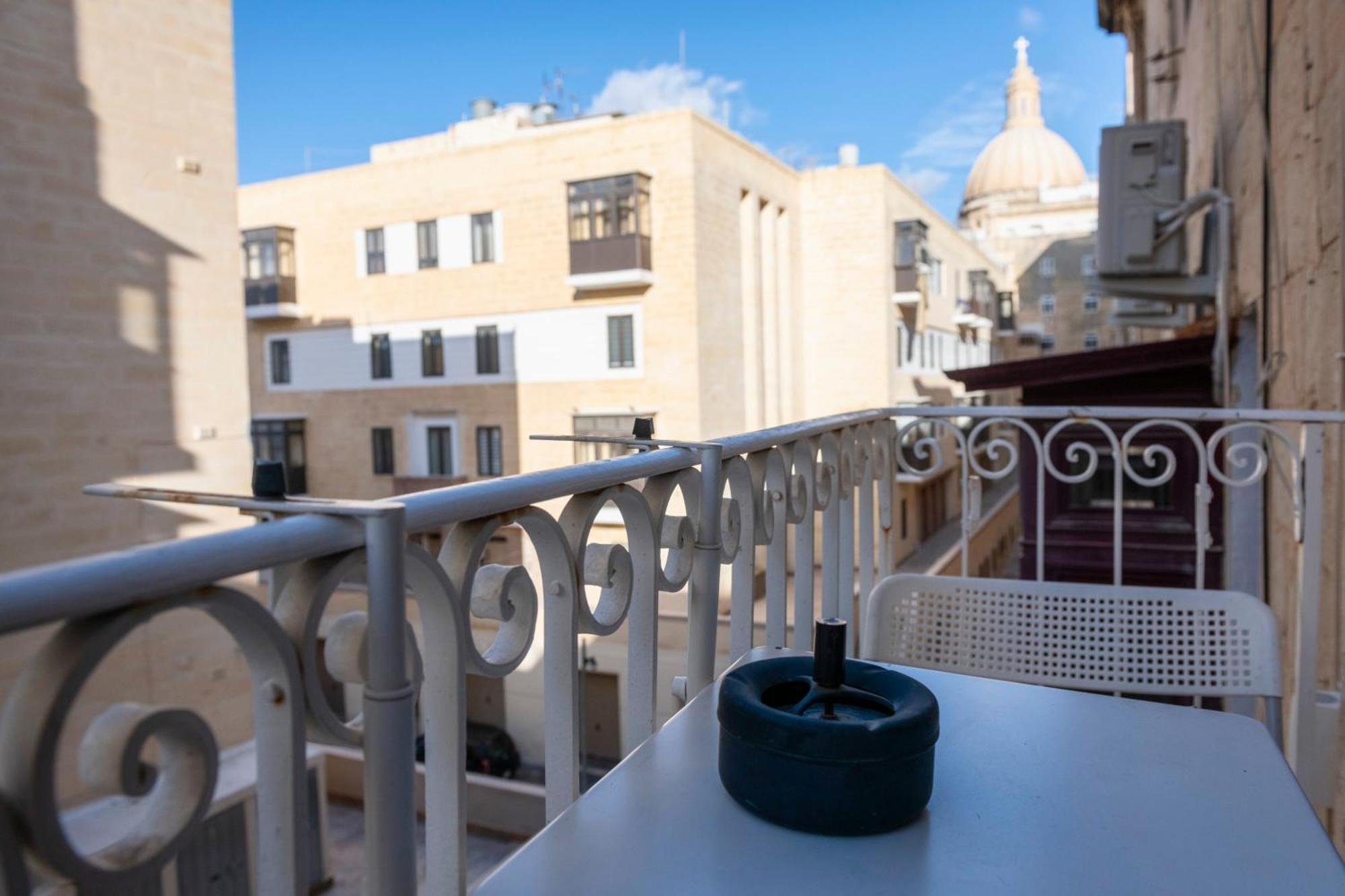 Mandera'S Boutique Suites & Dorms Валетта Экстерьер фото
