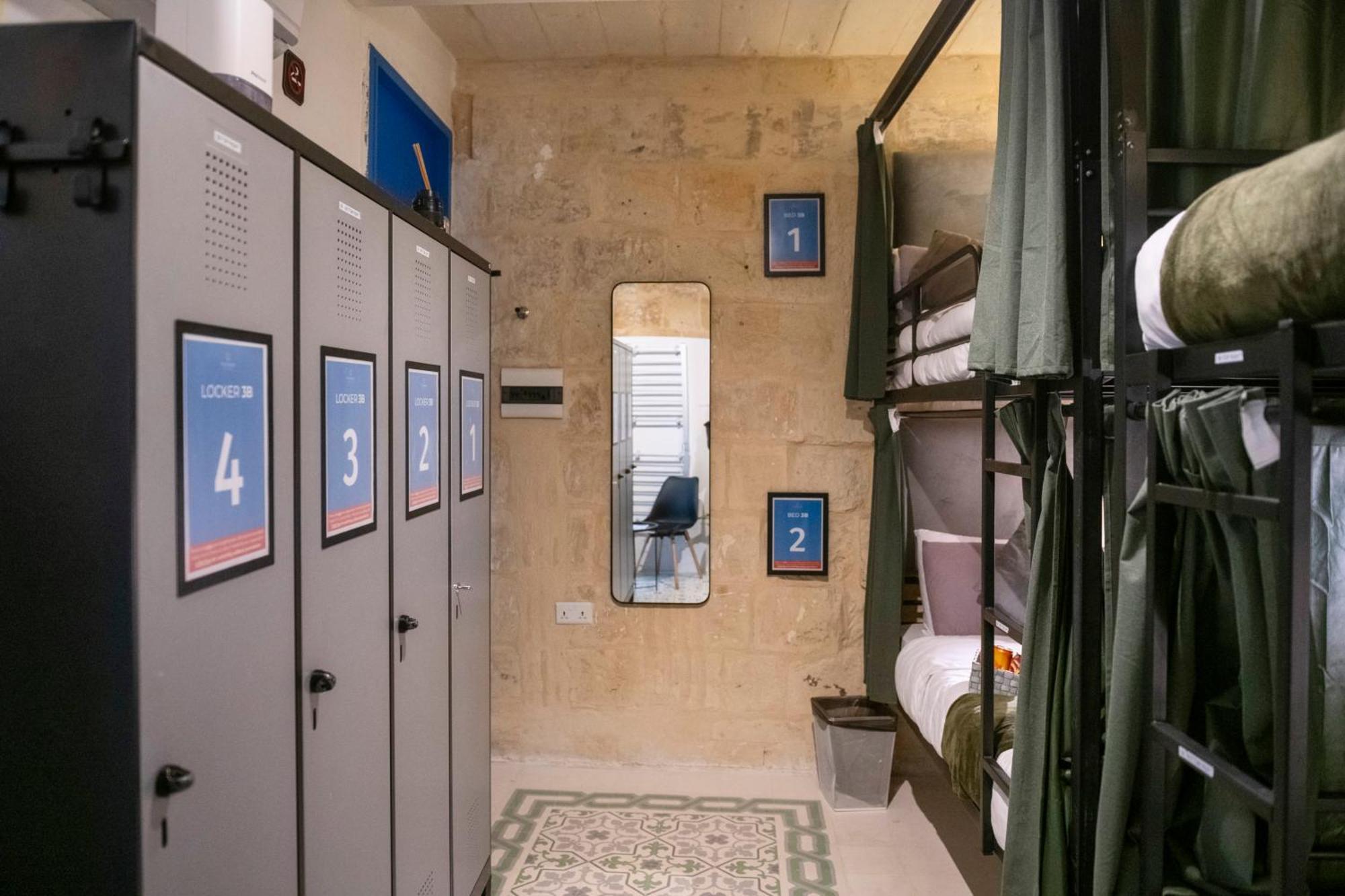 Mandera'S Boutique Suites & Dorms Валетта Экстерьер фото